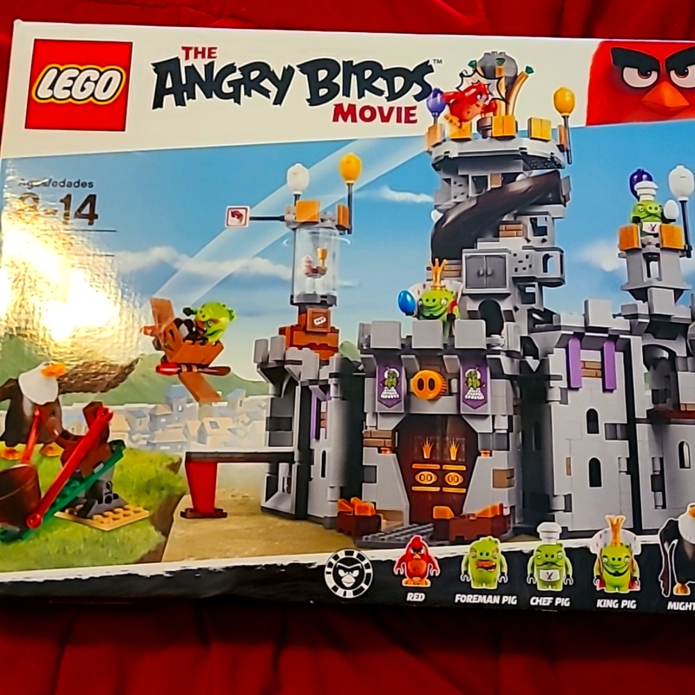 New Lego set Angry Birds movie King Pigs Castle